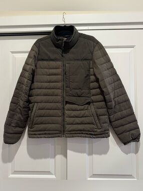 L.L. Bean Men’s green puffer jacket, size MEDIUM